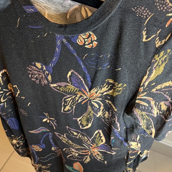 Wilfred Black Shirt with pattern. Size S. - Picture 6 of 8